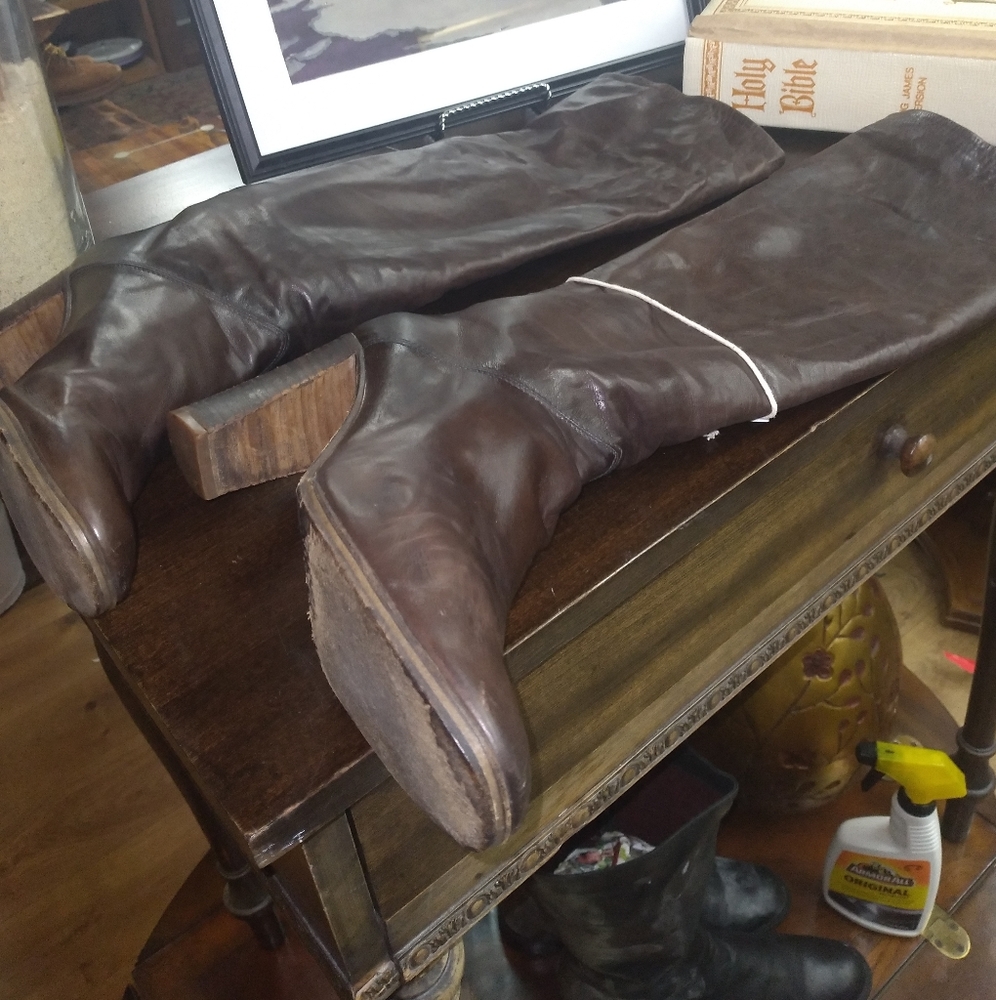 Woman's Italian leather heeled boots sz.9